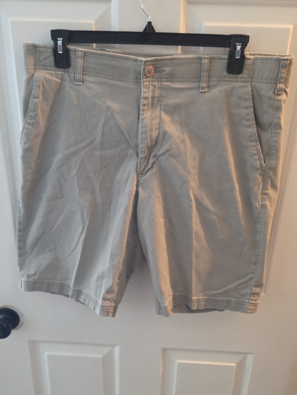 Lee Men's Light Khaki Flat Front Shorts
